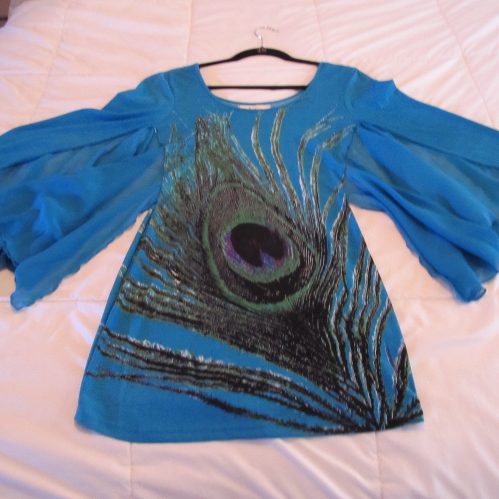 S Line Batwing Peacock Stretch Top Size S